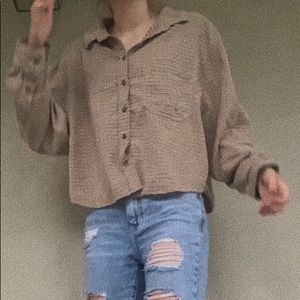 Neutral toned cropped flannel!